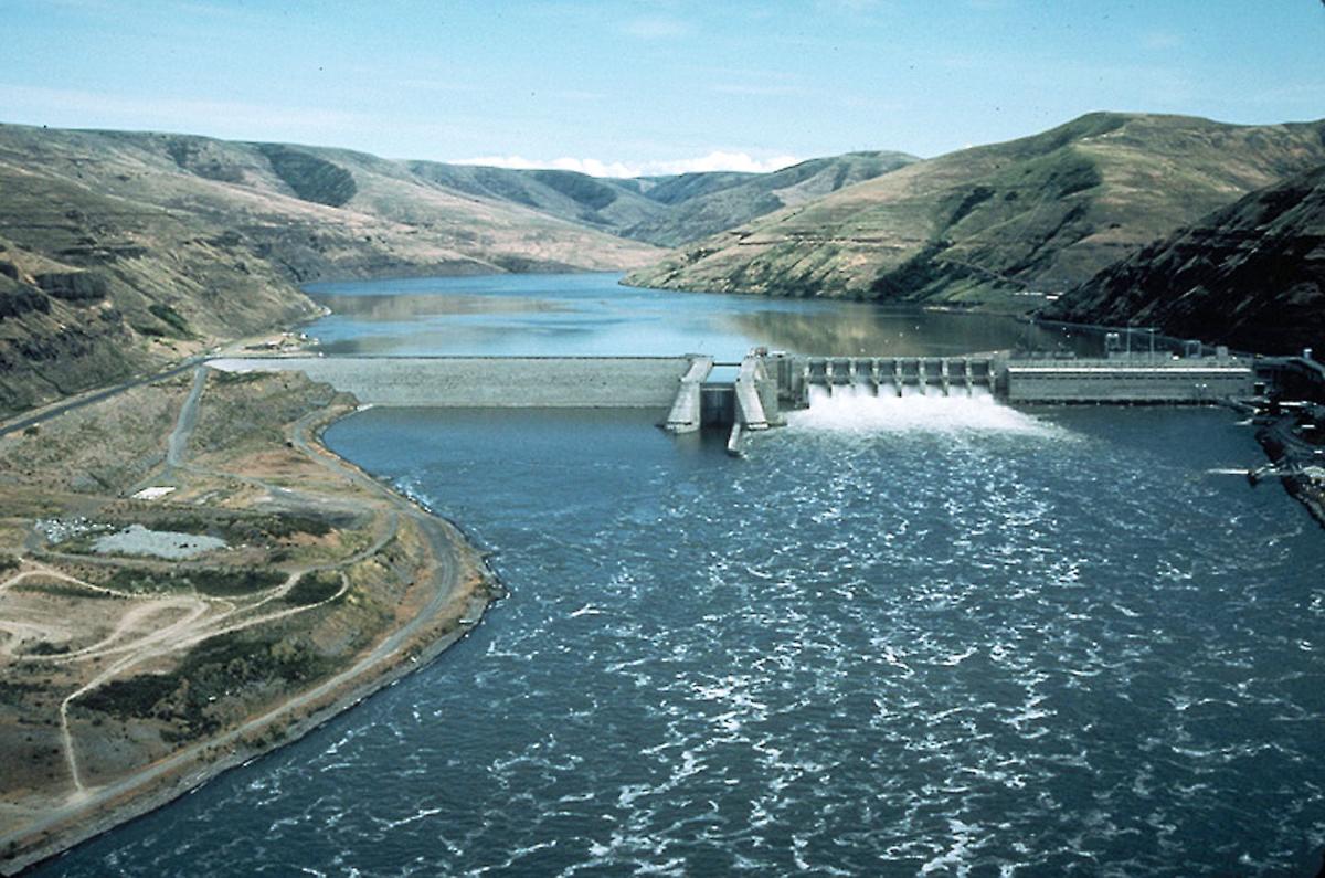 A large dam across the Snake River